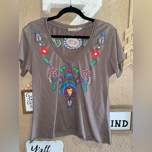 Putomayo Women’s Tan Top Floral Embroidery Size Small EUC